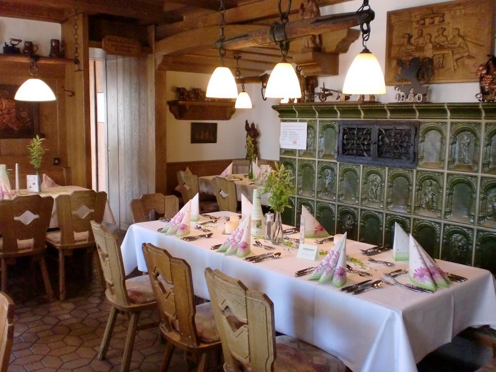 Hotel & Gaestehaus Krone ガイゼルヴィント エクステリア 写真