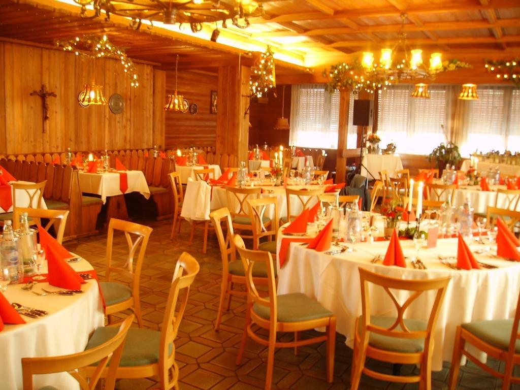 Hotel & Gaestehaus Krone ガイゼルヴィント エクステリア 写真