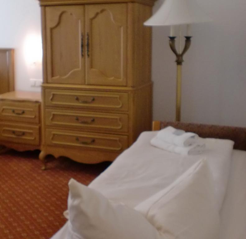 Hotel & Gaestehaus Krone ガイゼルヴィント 部屋 写真